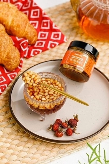 Орехи кедровые из ШИПОВНИКА