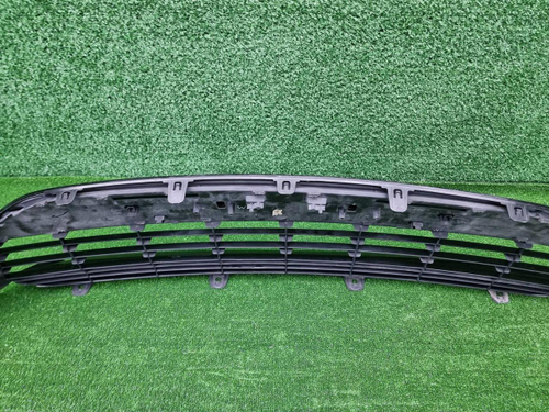 Решетка переднего бампера Toyota Camry xv70 20-нв