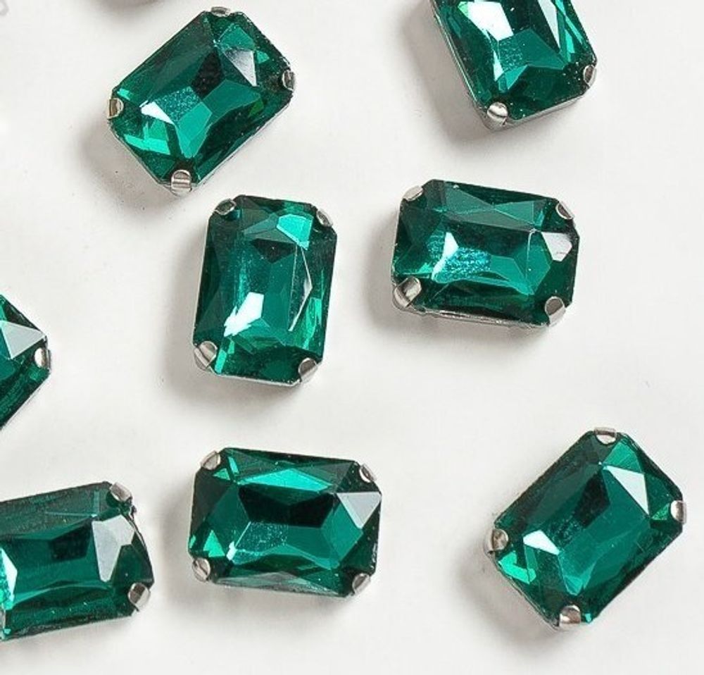 Стразы пришивные стекло в оправе, р. 14х10 мм, изумрудный