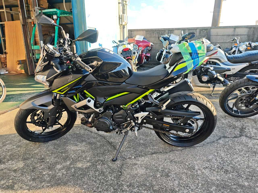 Kawasaki Z400 2023