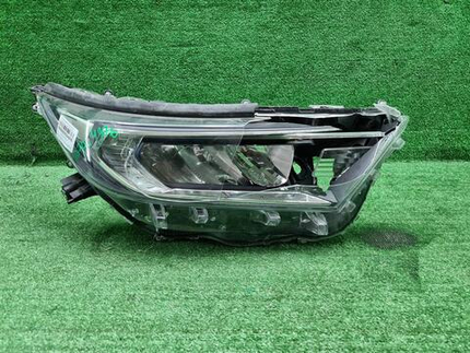 Битая Фара правая Toyota RAV4 5 XA50 (18-нв) LED