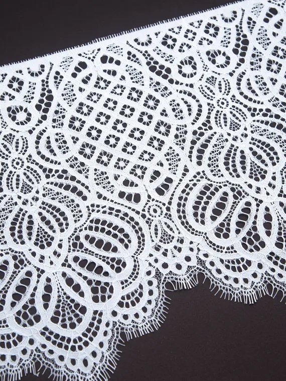 01-58 Кружево шантильи 25 см, голубой 051