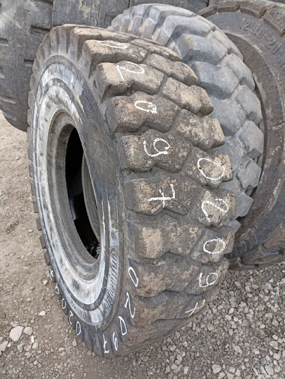12.00-20 Continental IC40 шина б/у