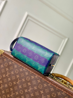 Louis Vuitton Locker Dopp Kit
