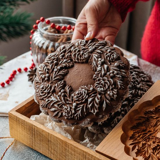 Пряничная форма Венок с шишками