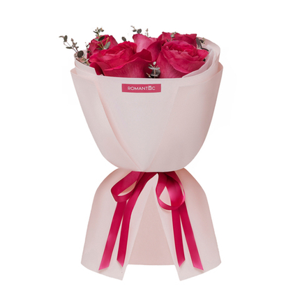 5 розовых роз