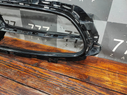 Кронштейн решетки радиатора Mercedes E (W213) 20-нв Б/У Оригинал A2138889400