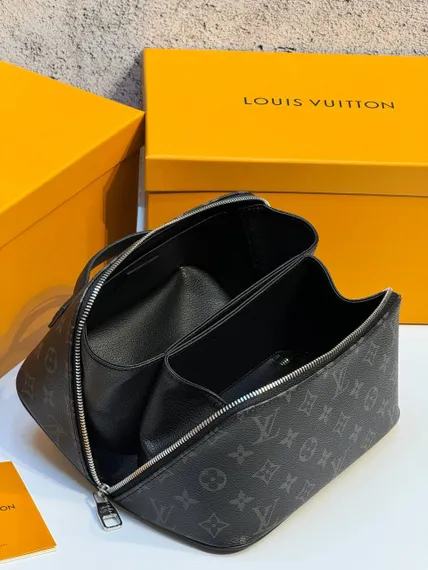 Несессер Louis Vuitton Toiletry Bag 2 Compartments Monogram Eclipse черный