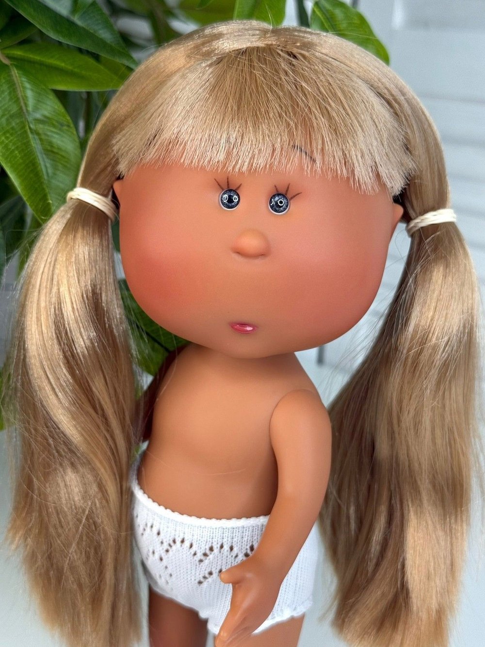 Кукла Nines виниловая 30см MIA LATINA без одежды (3000WL7)