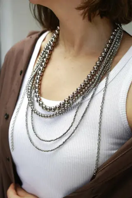 Колье "Glam" из жемчуга серый хамелеон,венец. стекла и гематита, застежка из натуральной кожи