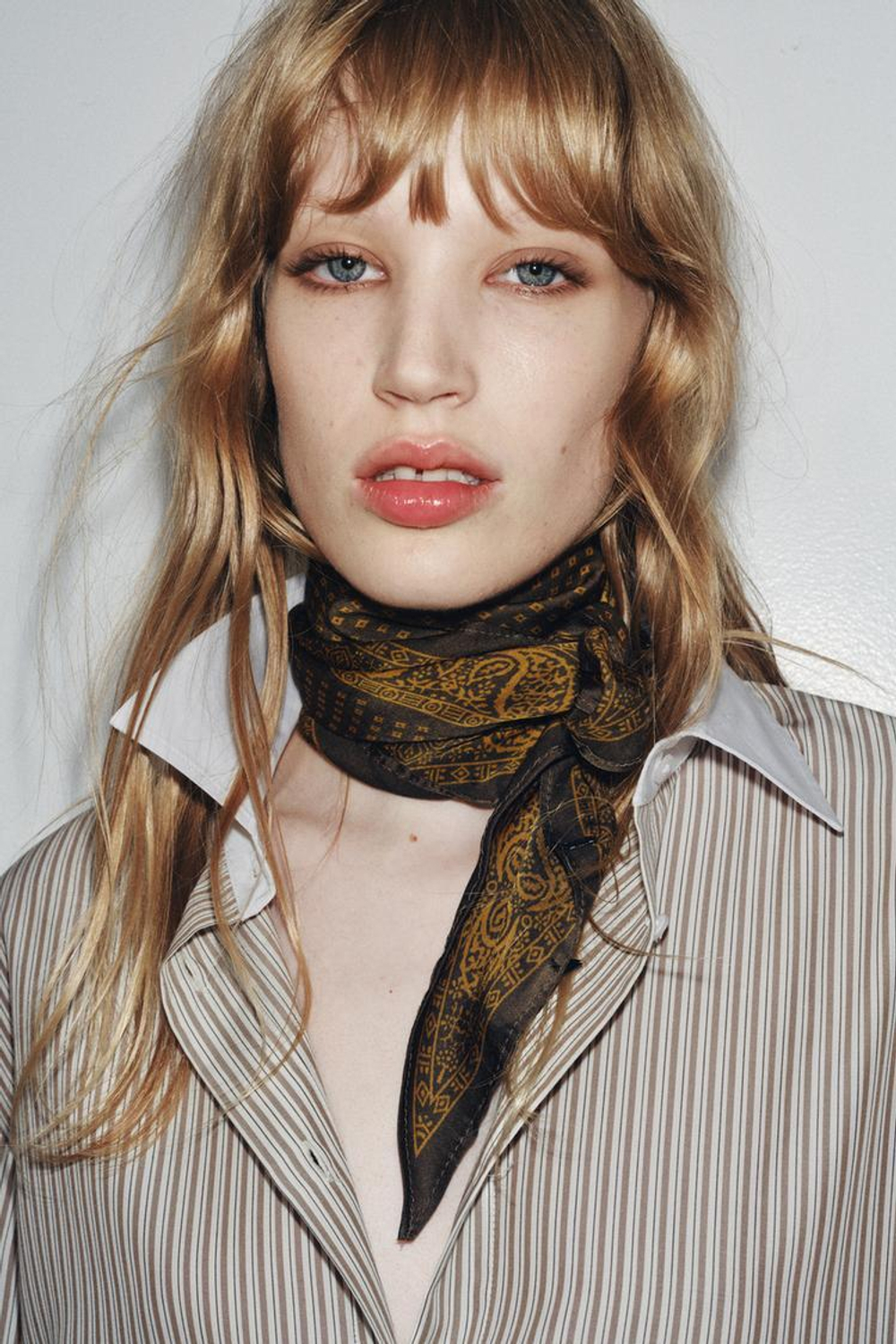 ZARA БАНДАНА С АТЛАСНЫМ ПРИНТОМ, ХАКИ