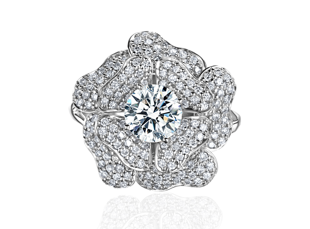 Кольцо "Цветок" с природным бриллиантом 1 ct и обсыпкой