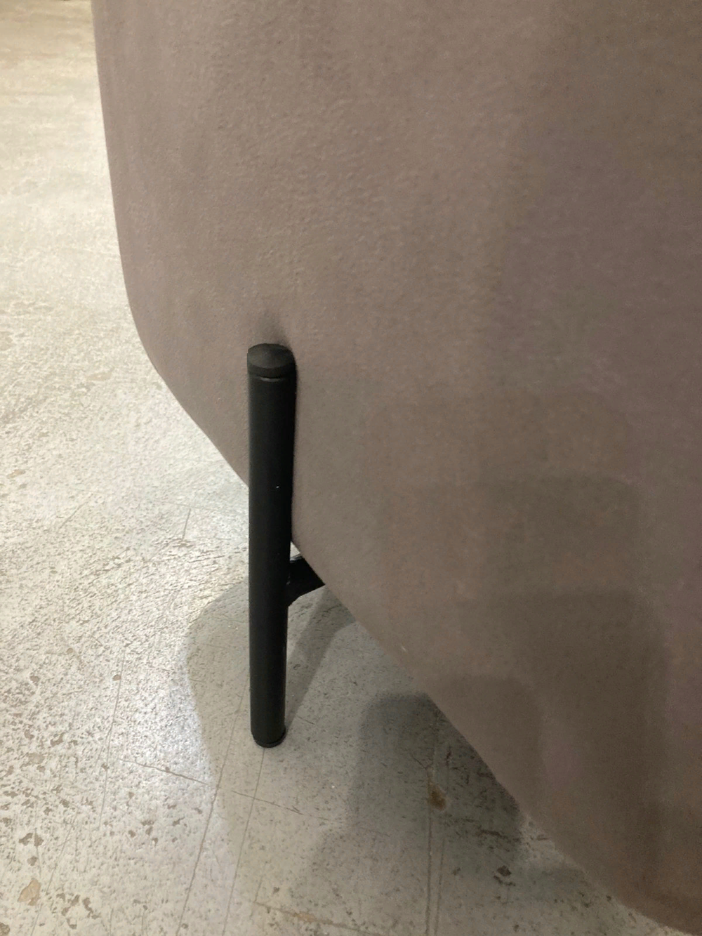 Пуфик Агат велюр графит/черный