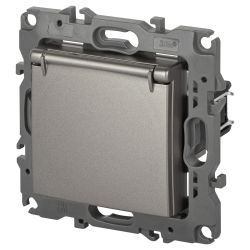 Розетка ЭРА Серия 12 12-2103-16 2P+E Schuko со шторками с крышкой 16А-250В титан