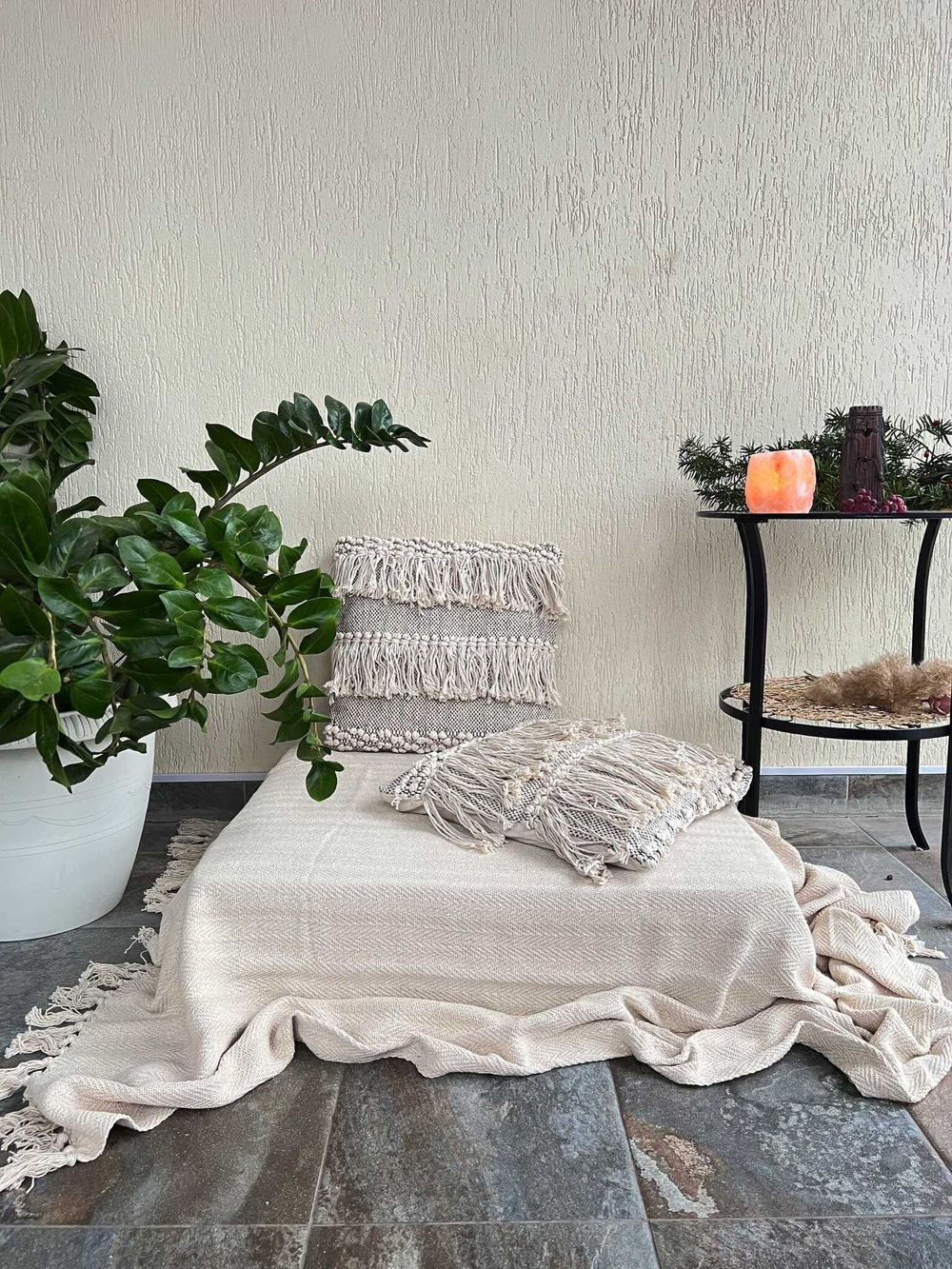 Декоративная наволочка в бохо стиле