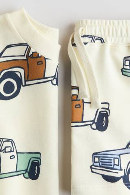 H&M Комплект из толстовки и шорт с принтом, кремовый