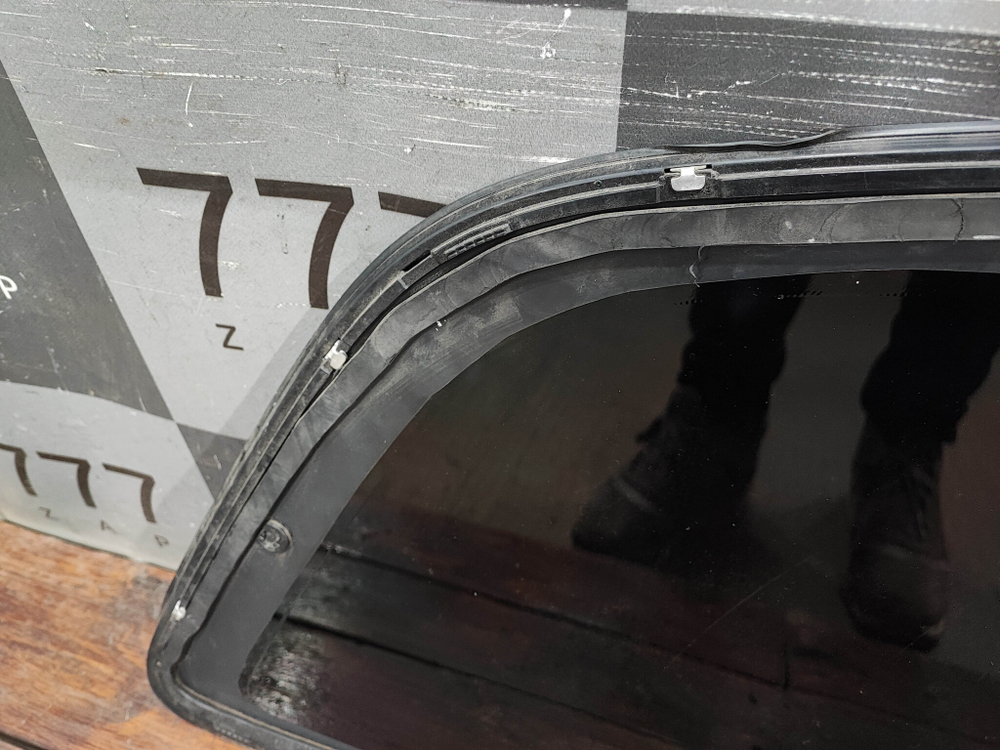 Стекло багажника левое Volvo XC90 2 14-нв Б/У Оригинал 31468145
