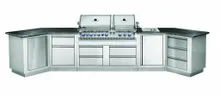 Приусадебная кухня с встроенным газовым грилем Napoleon BIG-32 и двухконтурной горелкой