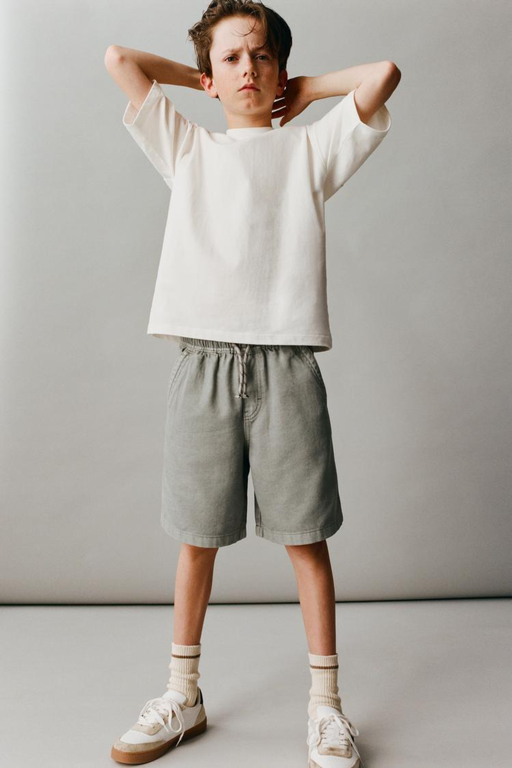 ZARA ШОРТЫ LOOSE-FITTING ИЗ ТВИЛА, ЗЕЛЕНОВАТЫЙ