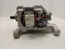 IWUE 4105 CIS кт28 Двигатель для стиральных машин Ariston Indesit C00275461 б/у