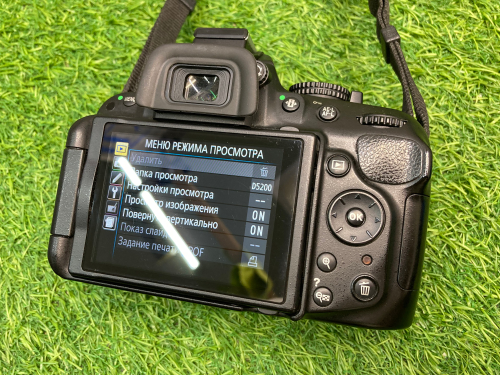 Nikon D5200 Kit 18-55mm 3.5-5.6G ED 12.100 кадров