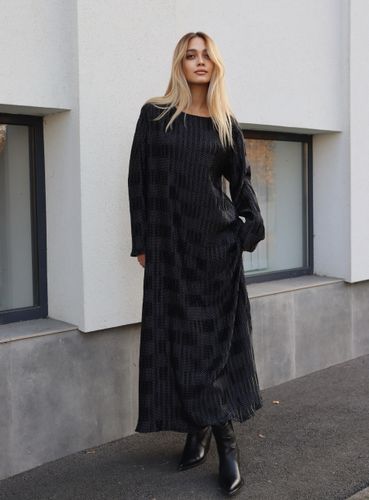 Платье Oversize из жатого горошка