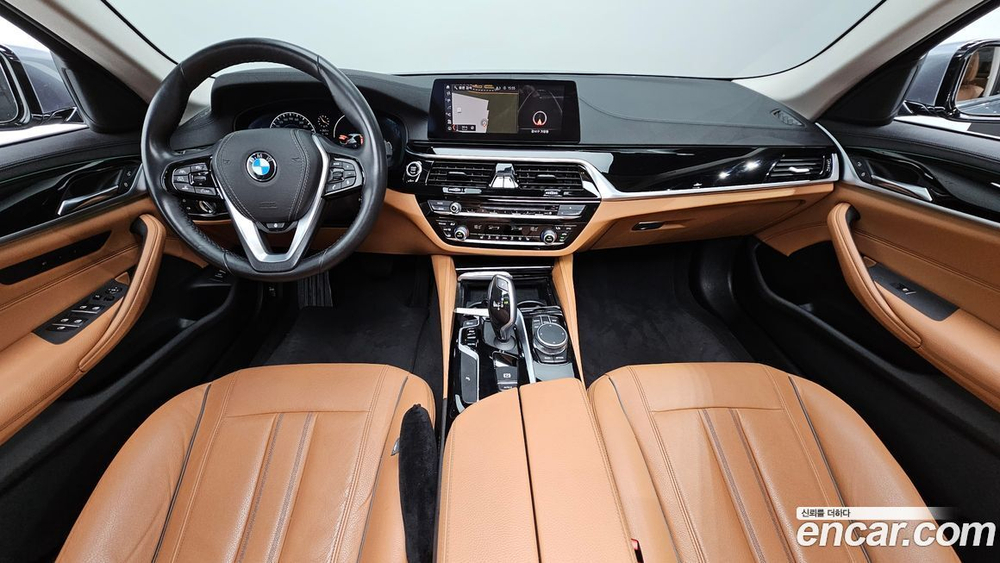 BMW 5 Series (G30) 520i Luxury (08.2019)
