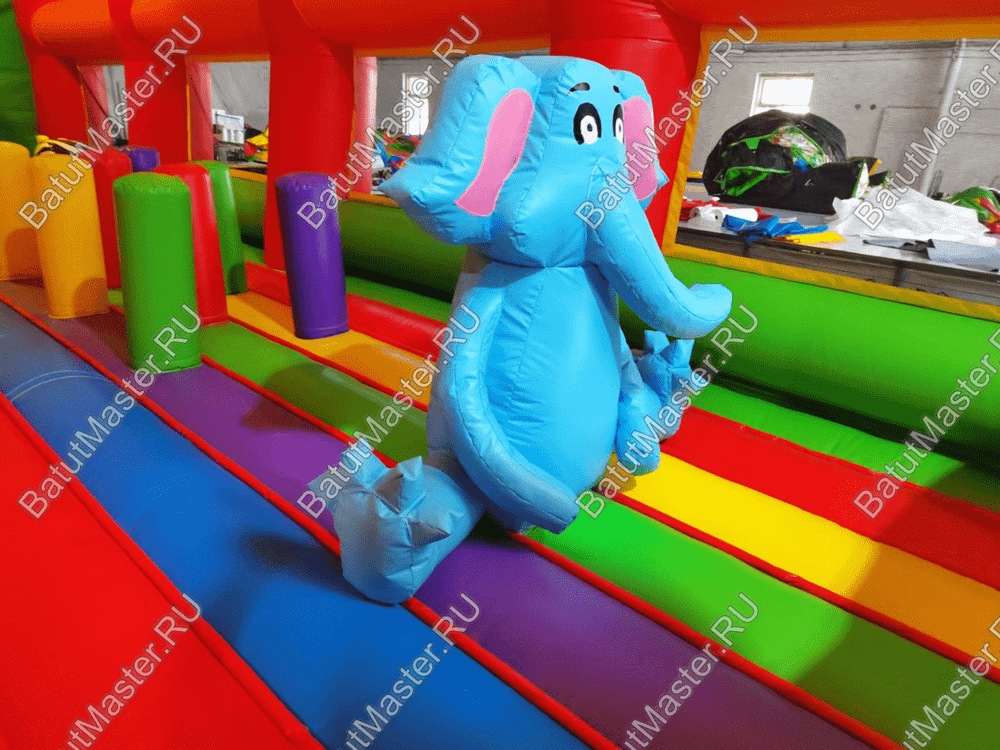 Коммерческий надувной батут "Зверята с крышей" 12*8*6 м