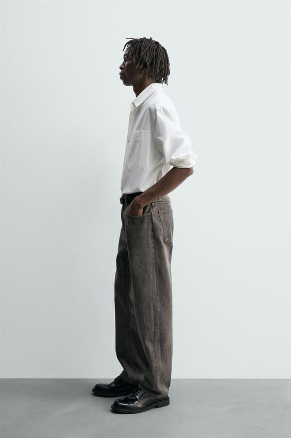 ZARA ДЖИНСЫ STRAIGHT FIT С ЭФФЕКТОМ ПОТЕРТОСТИ, КОРИЧНЕВЫЙ