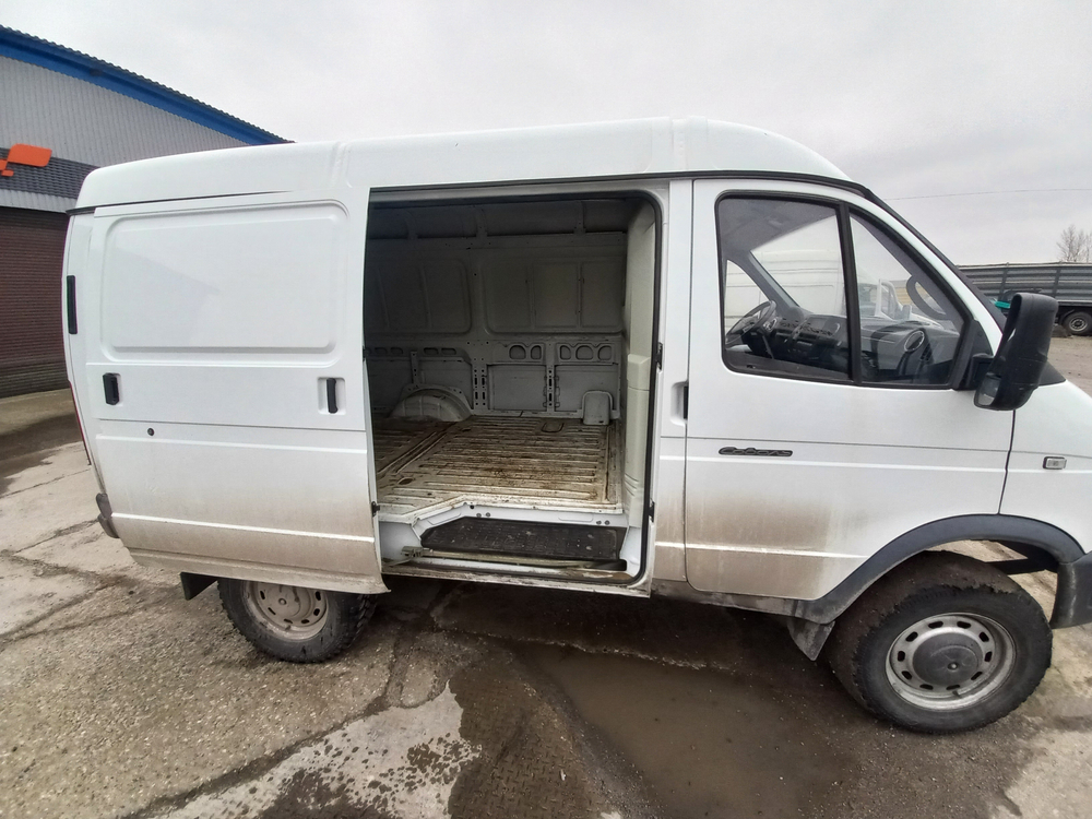 GAZ SOBOL Цельнометаллический 27527 (Бензиновый, 2,7 л, 107 л.с, 4WD)