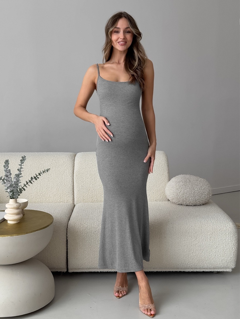 Платье трикотажное, длинное, с чашками, на бретелях