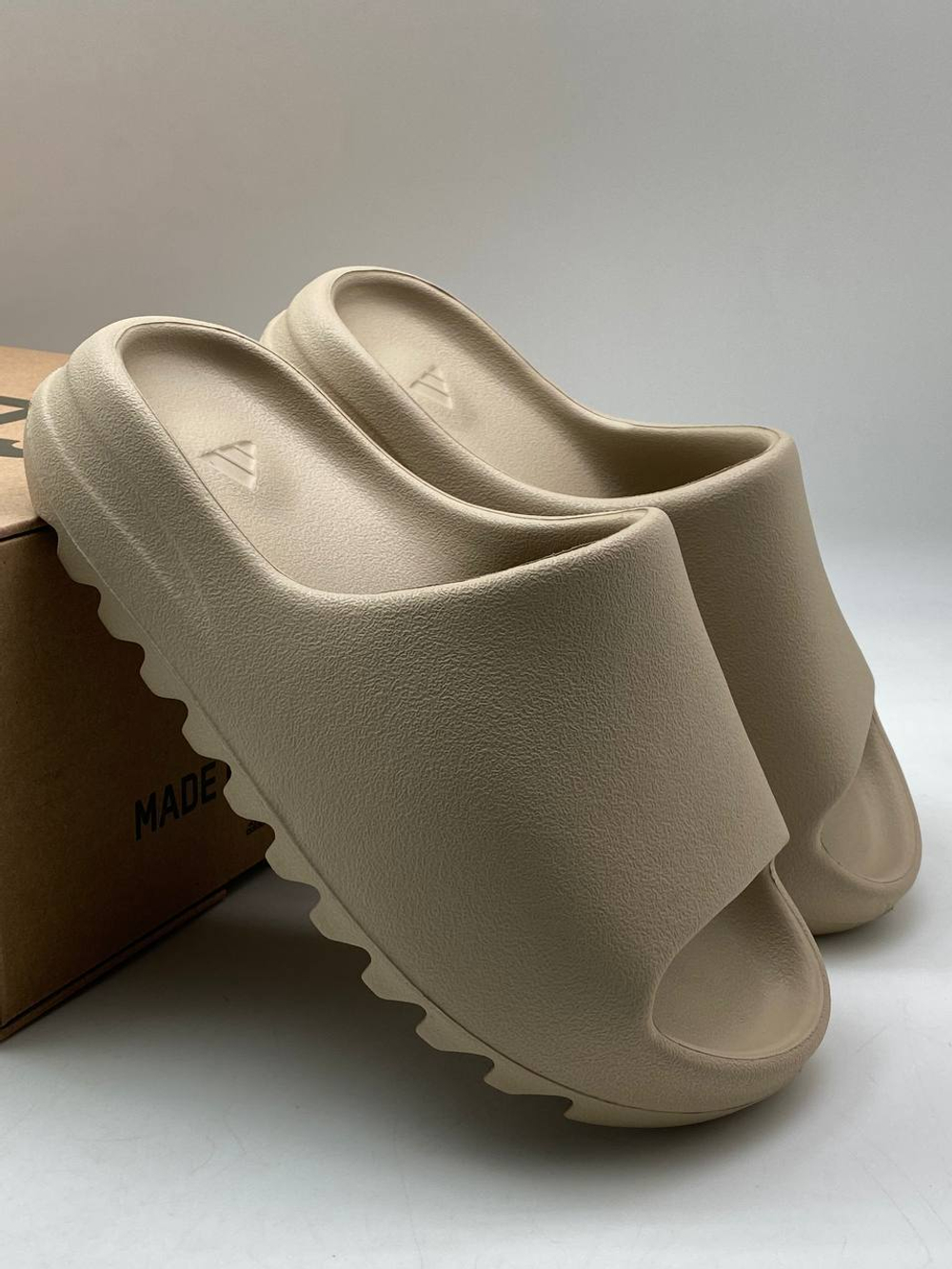 Слиперы Yeezy