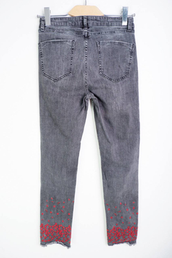 Джинсы Reserved с яркой вышивкой , маркировка 36, визуально на 42 размер