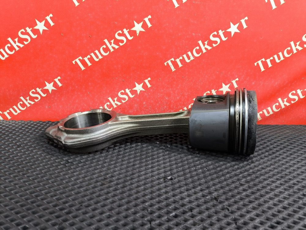 Поршень с шатуном