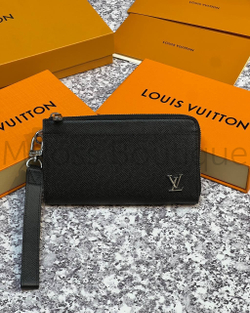 Мужское портмоне Louis Vuitton Zippy Dragonne из кожи Taiga