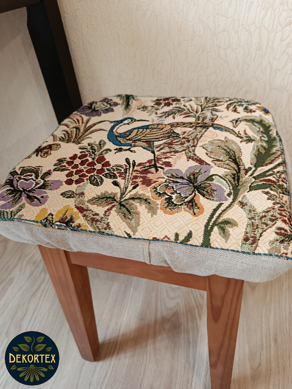 Набор чехлов на табурет из гобелена Птица дивная (33х33 см) - 2шт