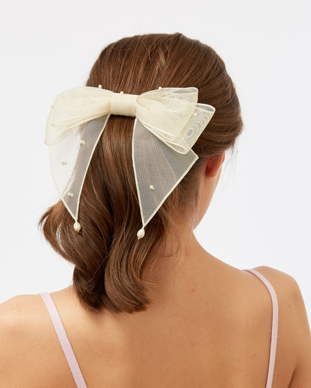 Бант "Бэтман" из белой сетки расшитый жемчугом