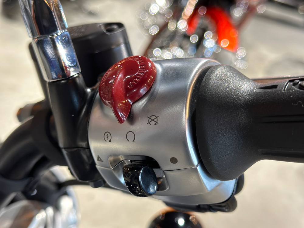 Royal Enfield Super Meteor 650 Interstellar Green (Mid)