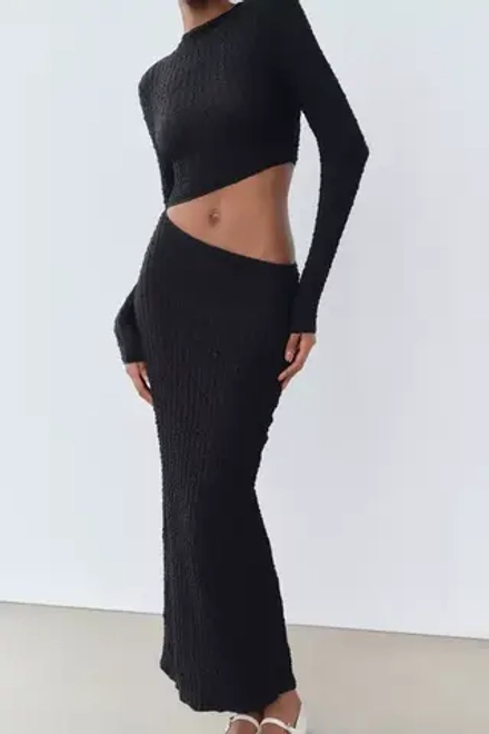 ZARA ПЛАТЬЕ ИЗ РЕЛЬЕФНОЙ ТКАНИ С ВЫРЕЗОМ, ЧЕРНЫЙ