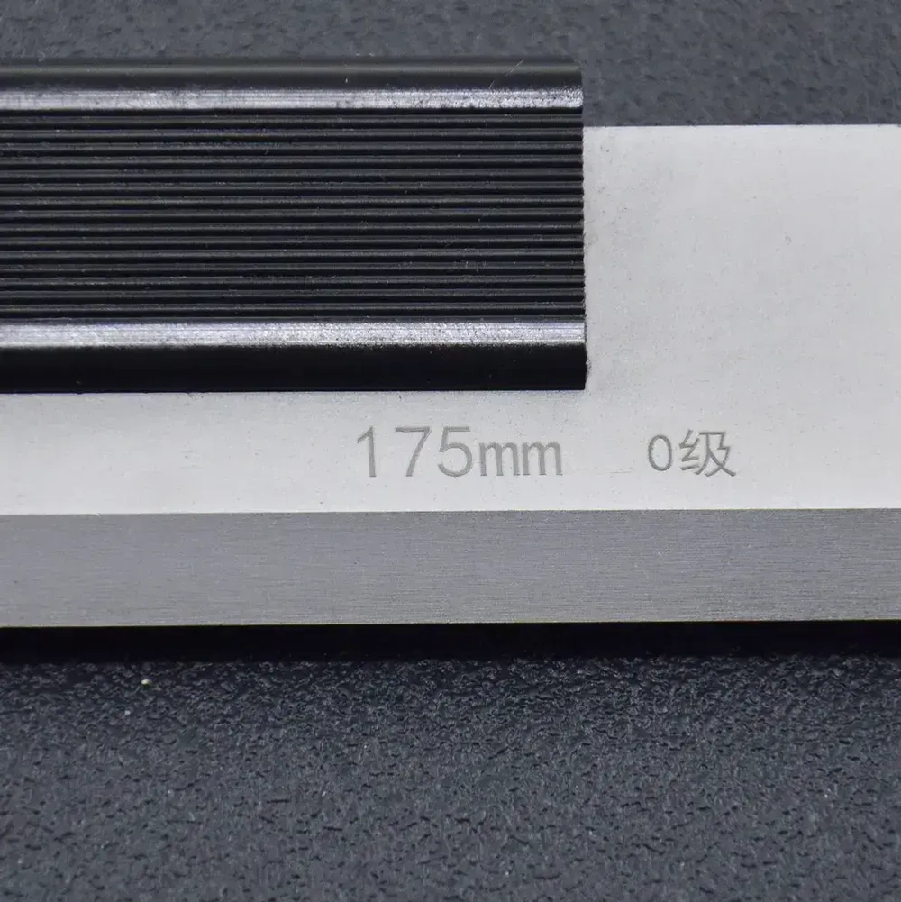 Лекальная линейка кл. точн. 0 ножевидной формы 175 мм