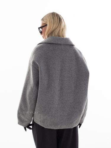 Серая шерстяная куртка на молнии