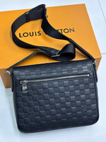 Сумка-мессенджер Louis Vuitton
