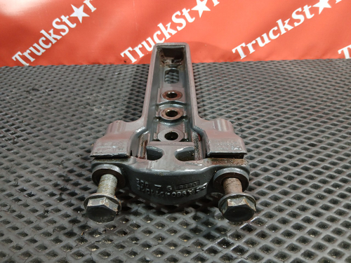 Кронштейн глушителя