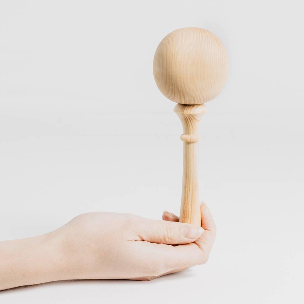 Деревянная погремушка из кедра с наполнением из пшена. WT5