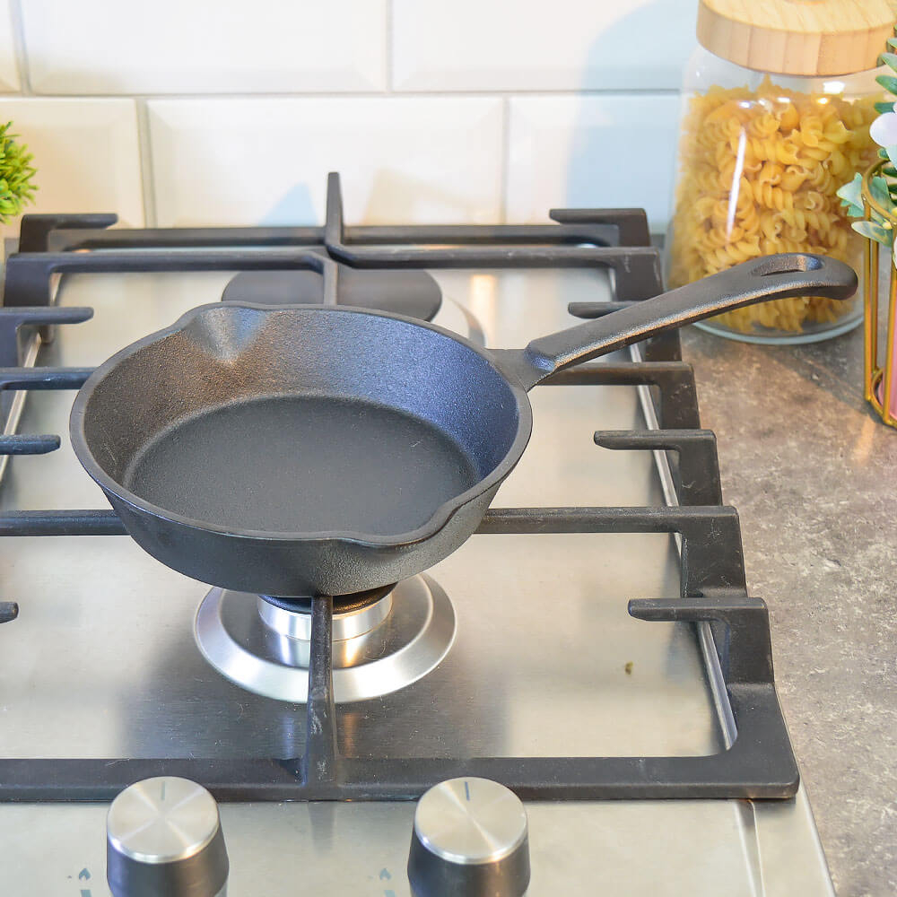 Сковорода 16см чугунная, литая ручка TM MY REAL IRON COOK