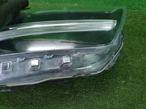 Битая Фара правая Volvo XC40 (2017-2022) LED