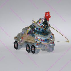 Фарфоровая елочная игрушка "Грузовик с ёлкой"