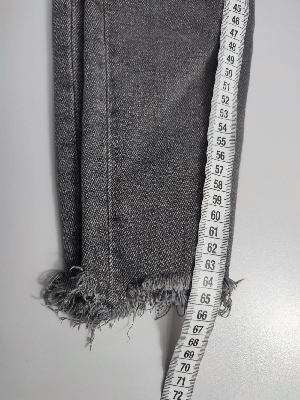 Джинсы Zara модные 40 размер