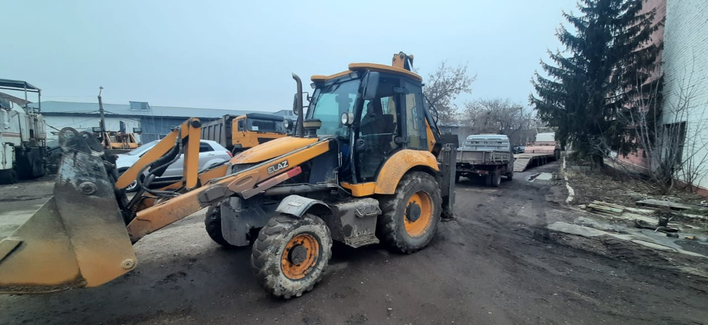 ELAZ BL 880 Экскаватор-погрузчик BL 880 (Дизельный, 4,4 л, 100 л.с., МТ)