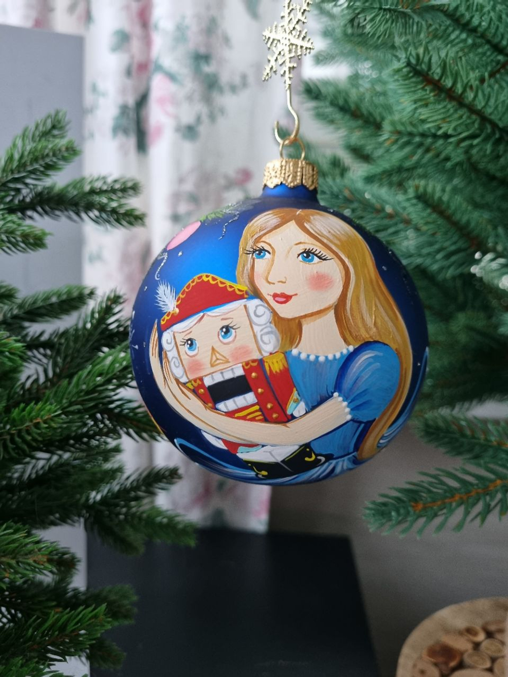 Шар стеклянный "Щелкунчик"